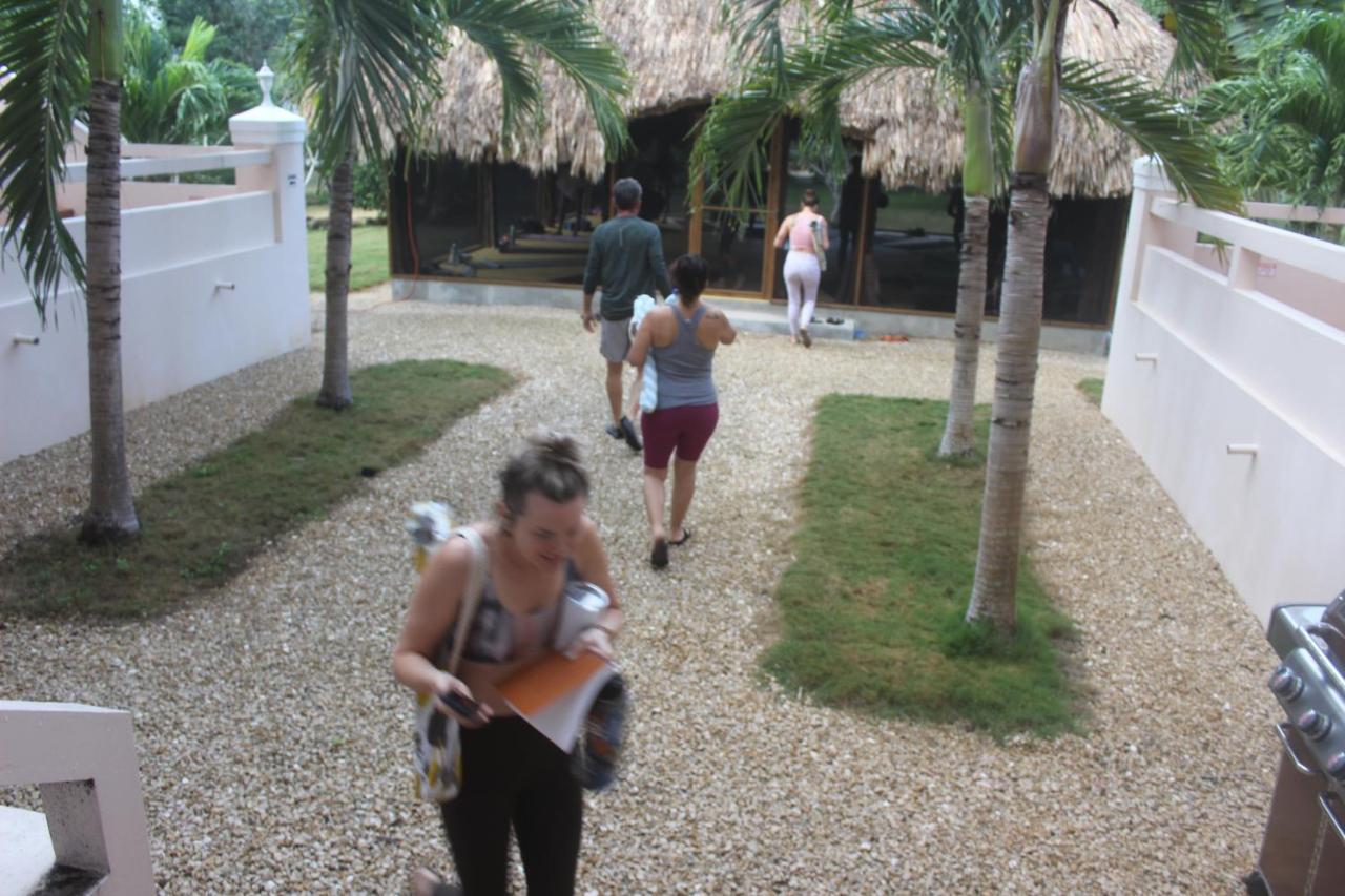 The Crimson Orchid Inn At Orchid Bay San Fernando Exterior foto